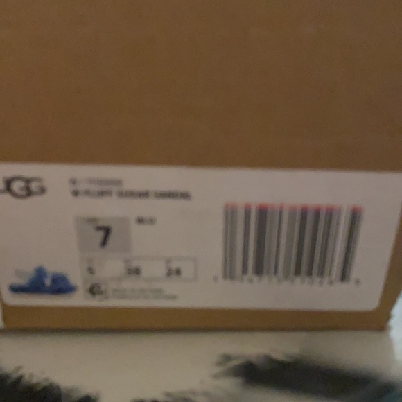 UGG Fluff Sugar Sandal 💙 - Picture 14 of 14